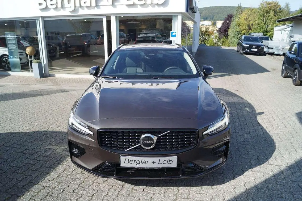 Photo 1 : Volvo V60 2023 Diesel