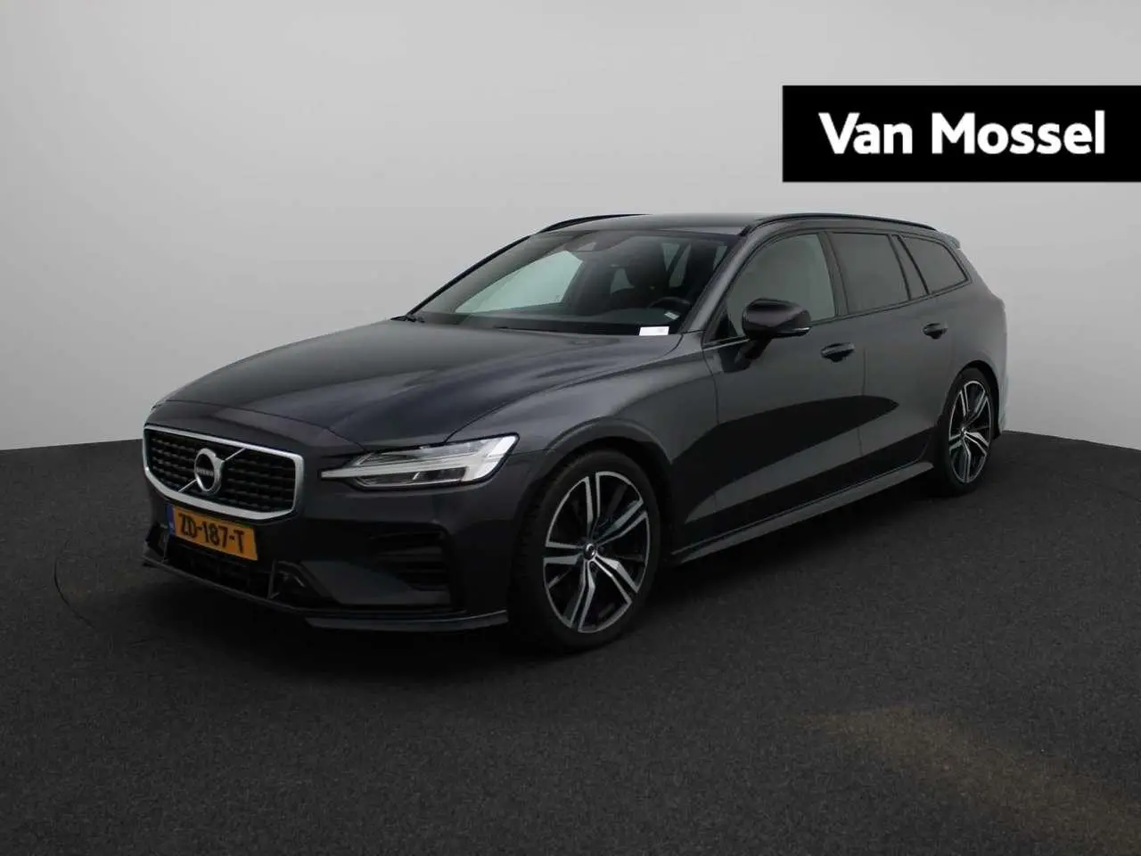 Photo 1 : Volvo V60 2019 Essence