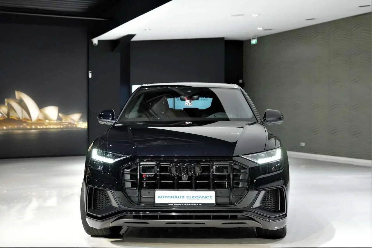 Photo 1 : Audi Q8 2021 Petrol