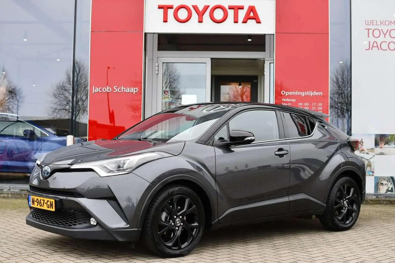 Photo 1 : Toyota C-hr 2018 Hybrid