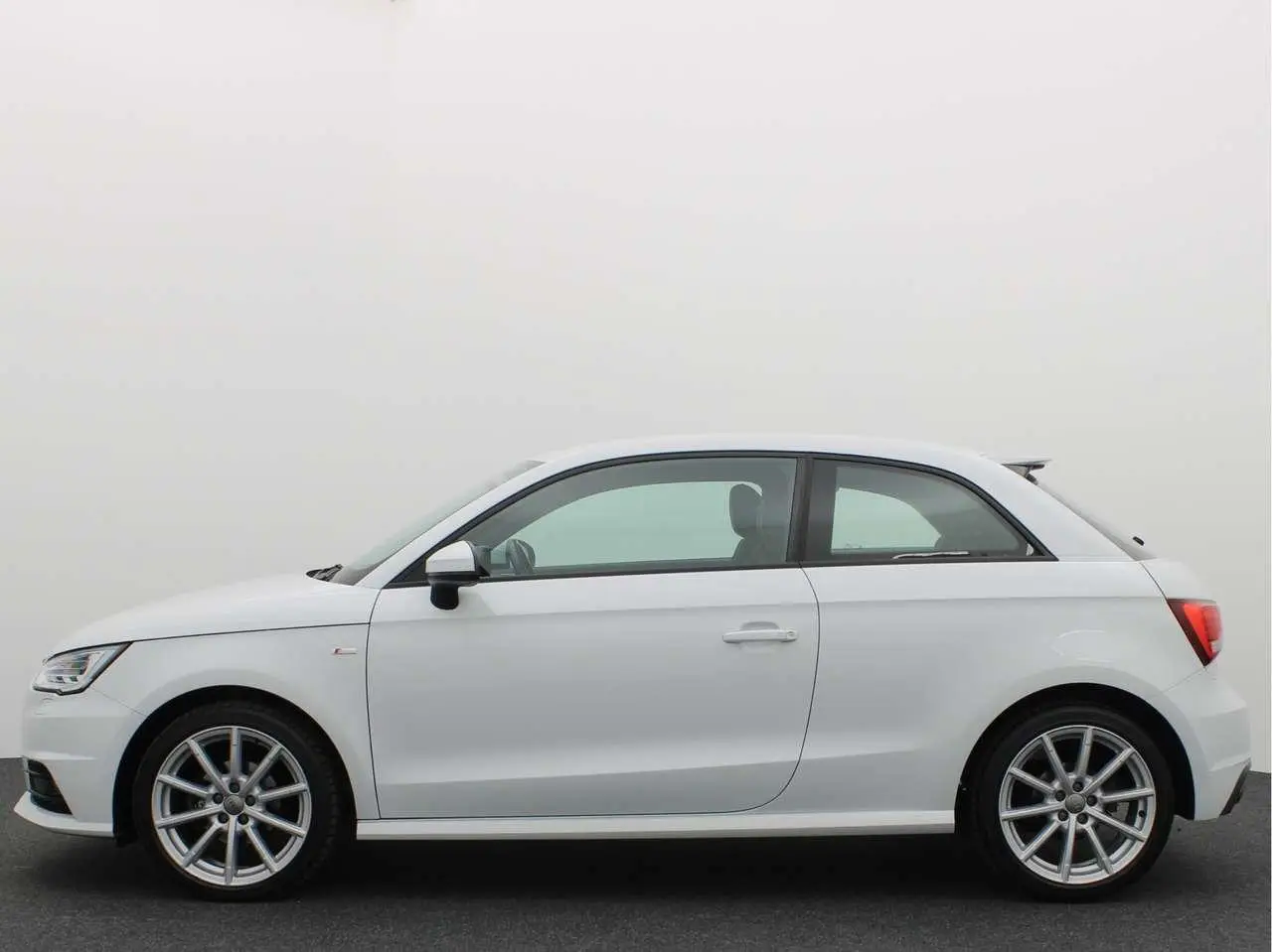 Photo 1 : Audi A1 2018 Essence