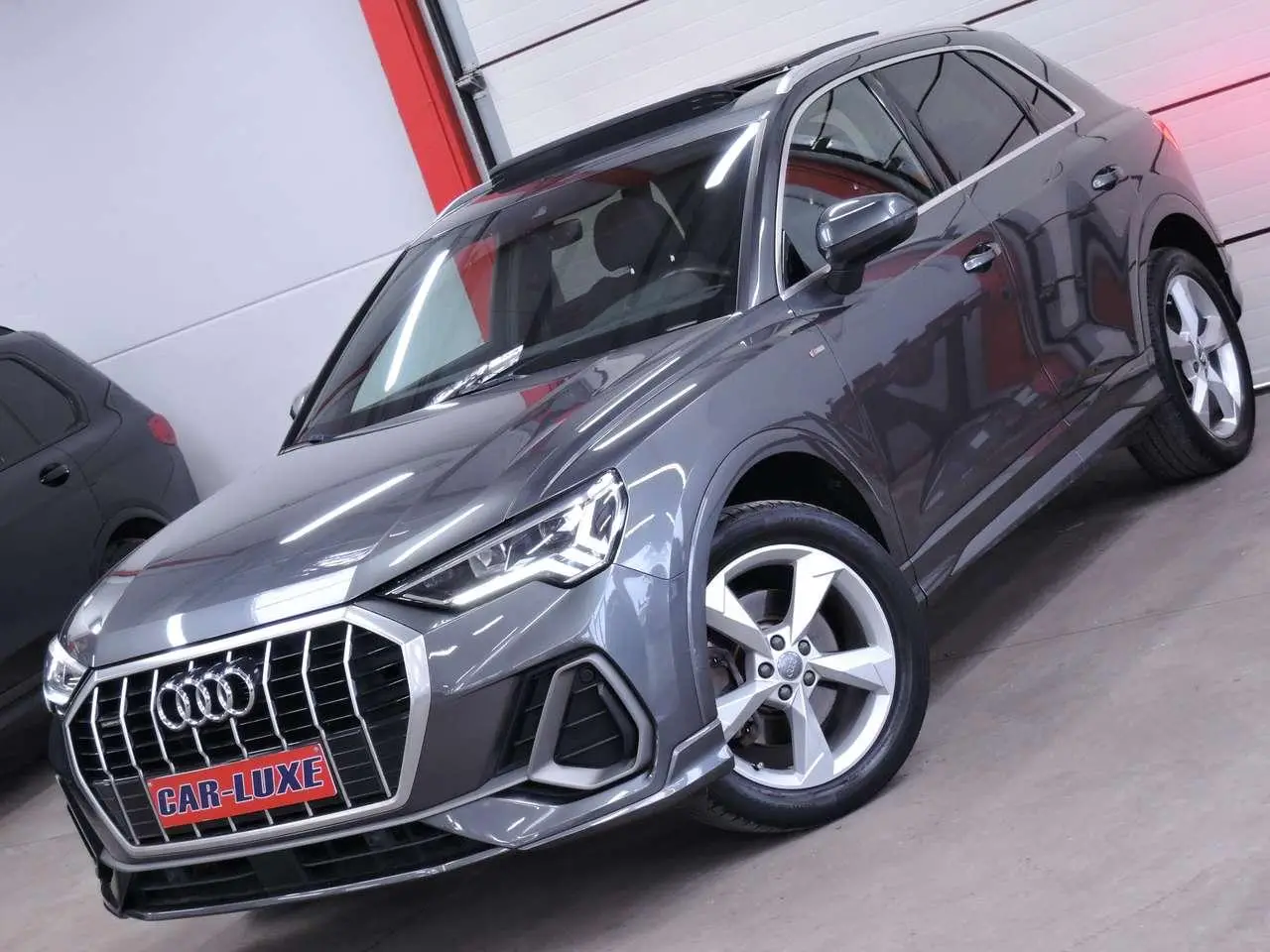 Photo 1 : Audi Q3 2019 Petrol