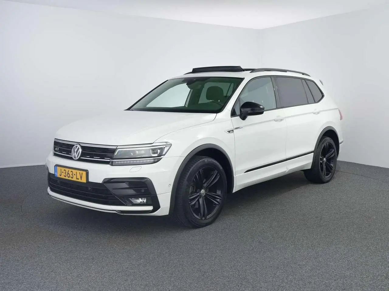 Photo 1 : Volkswagen Tiguan 2020 Petrol