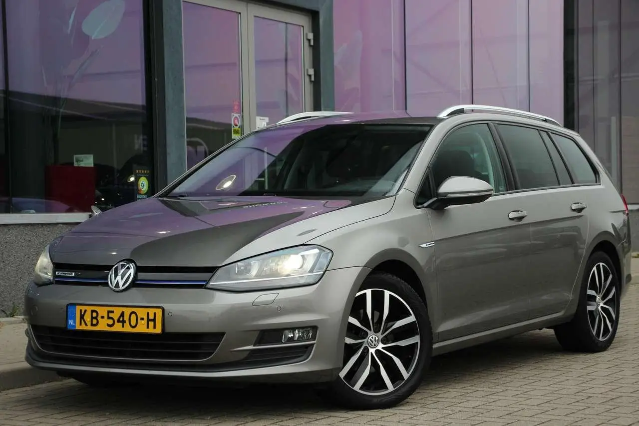 Photo 1 : Volkswagen Golf 2016 Essence