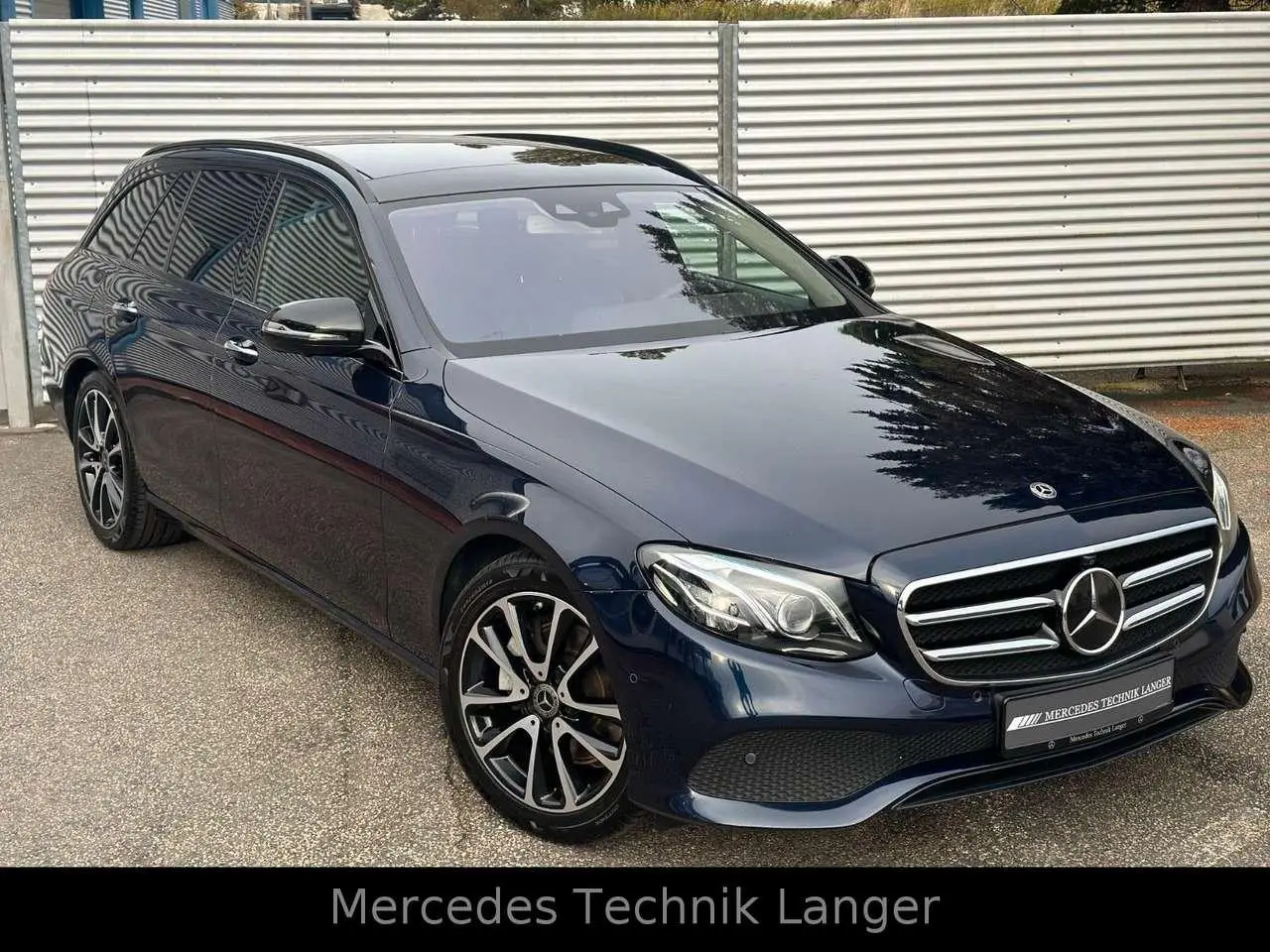 Photo 1 : Mercedes-benz Classe E 2017 Petrol