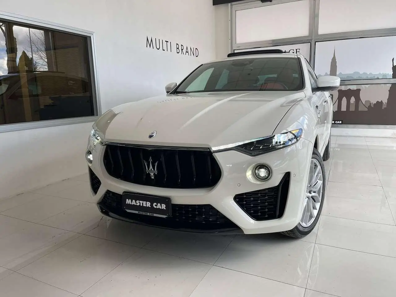 Photo 1 : Maserati Levante 2024 Petrol