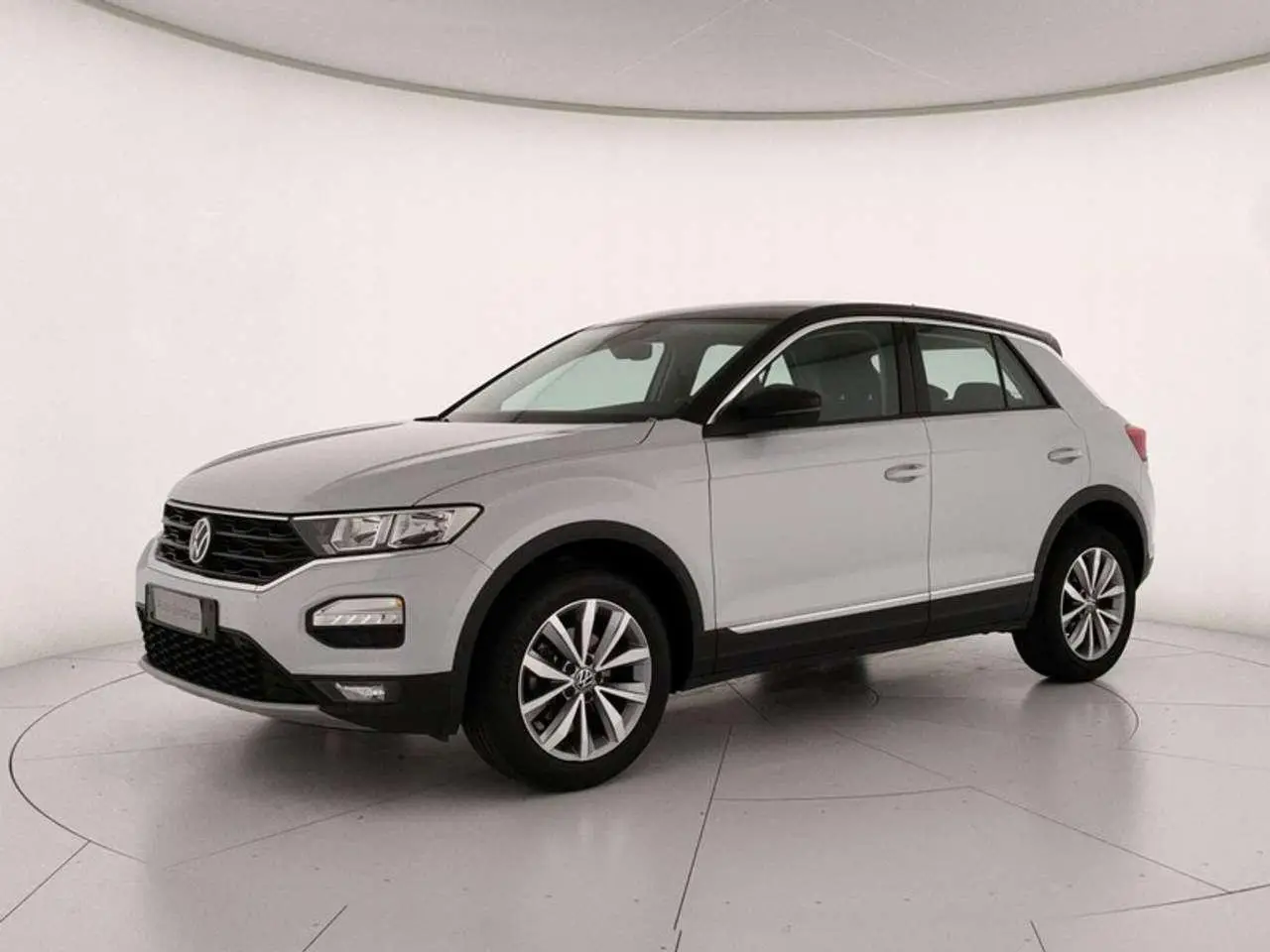 Photo 1 : Volkswagen T-roc 2021 Essence