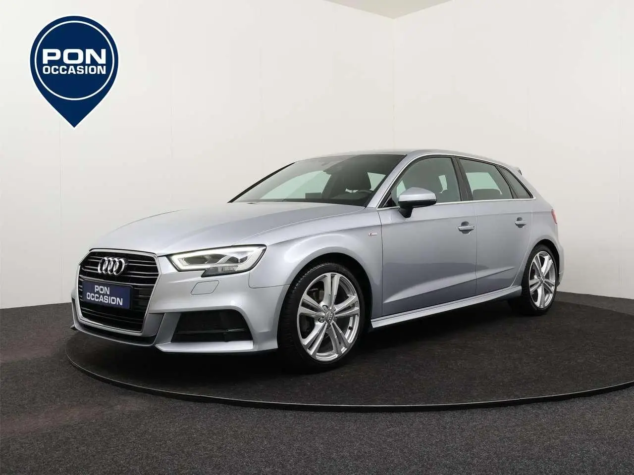 Photo 1 : Audi A3 2019 Petrol