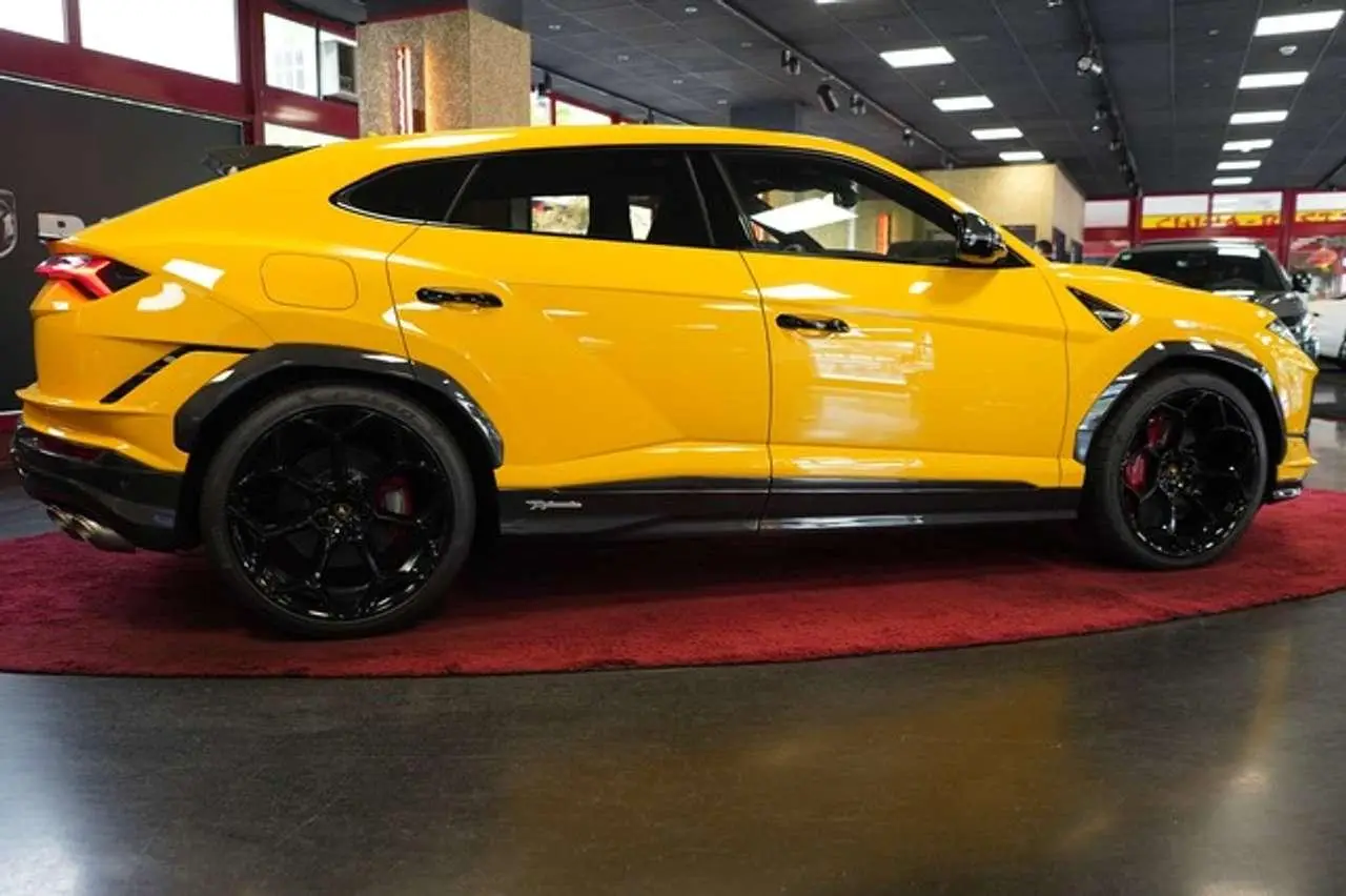 Photo 1 : Lamborghini Urus 2024 Others