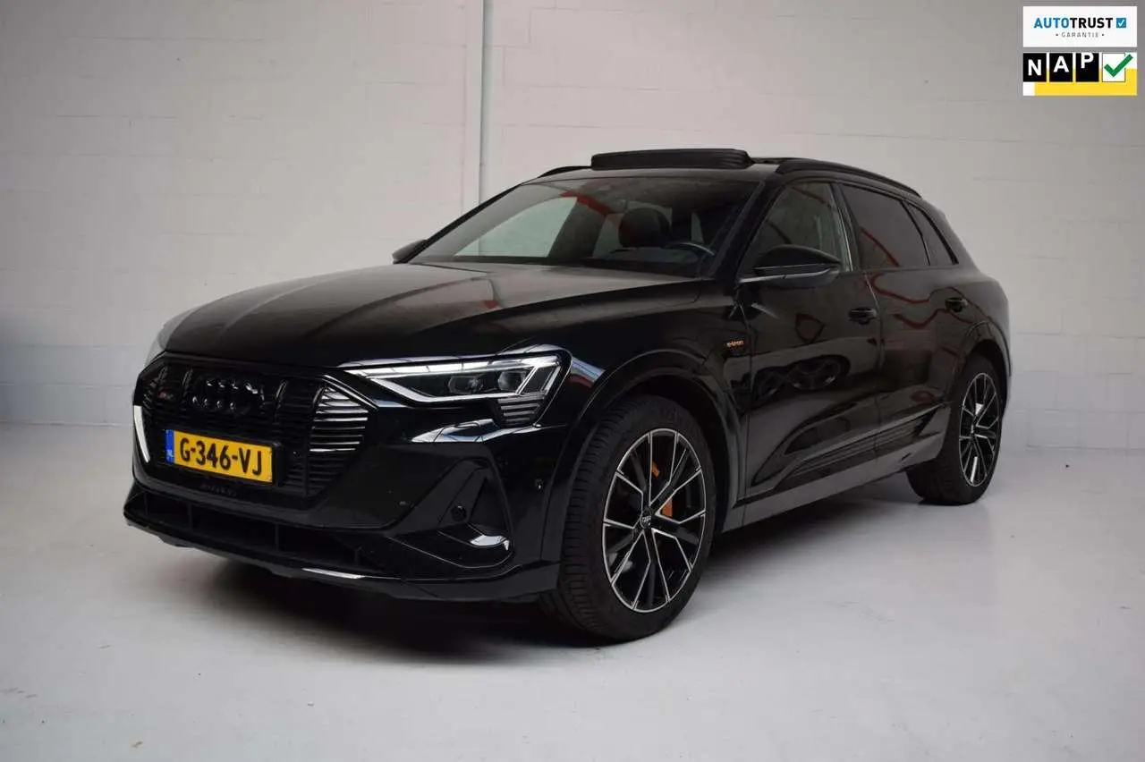 Photo 1 : Audi E-tron 2019 Électrique