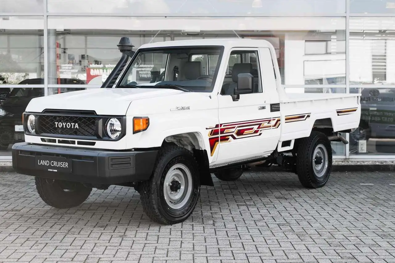 Photo 1 : Toyota Land Cruiser 2024 Essence