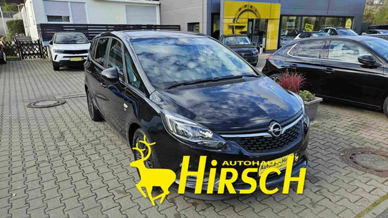 Photo 1 : Opel Zafira 2019 Petrol