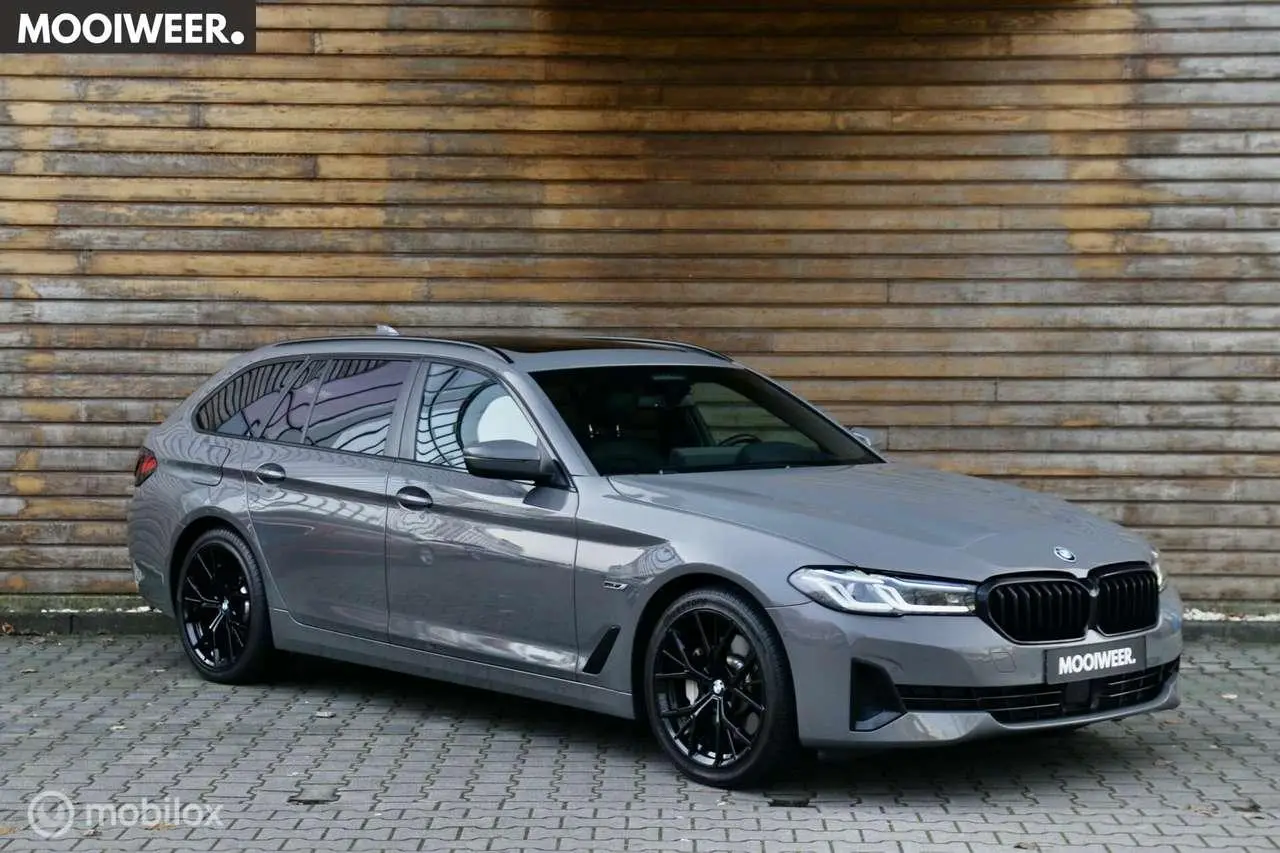 Photo 1 : Bmw Serie 5 2022 Hybrid