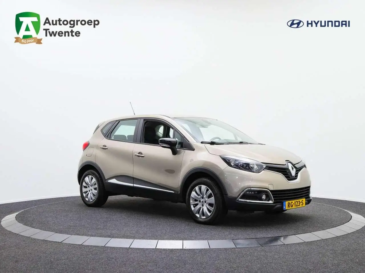 Photo 1 : Renault Captur 2016 Diesel