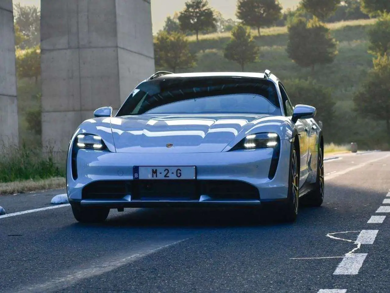 Photo 1 : Porsche Taycan 2022 Electric