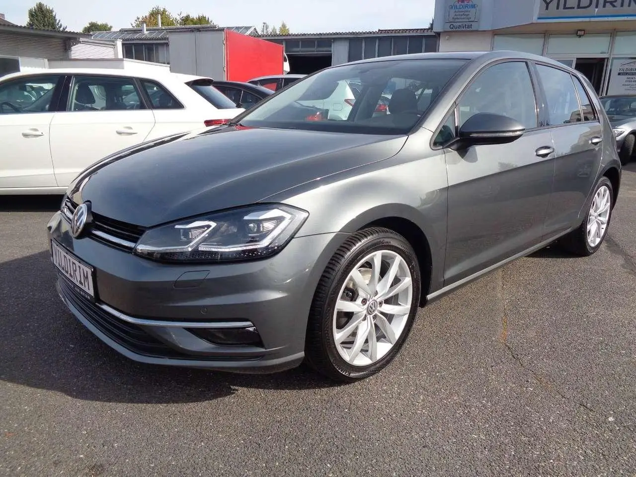 Photo 1 : Volkswagen Golf 2017 Petrol