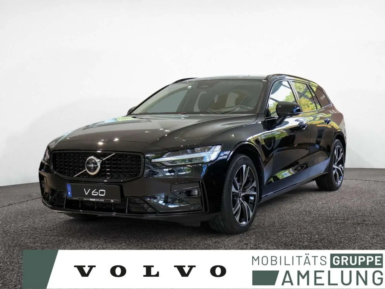 Photo 1 : Volvo V60 2024 Petrol