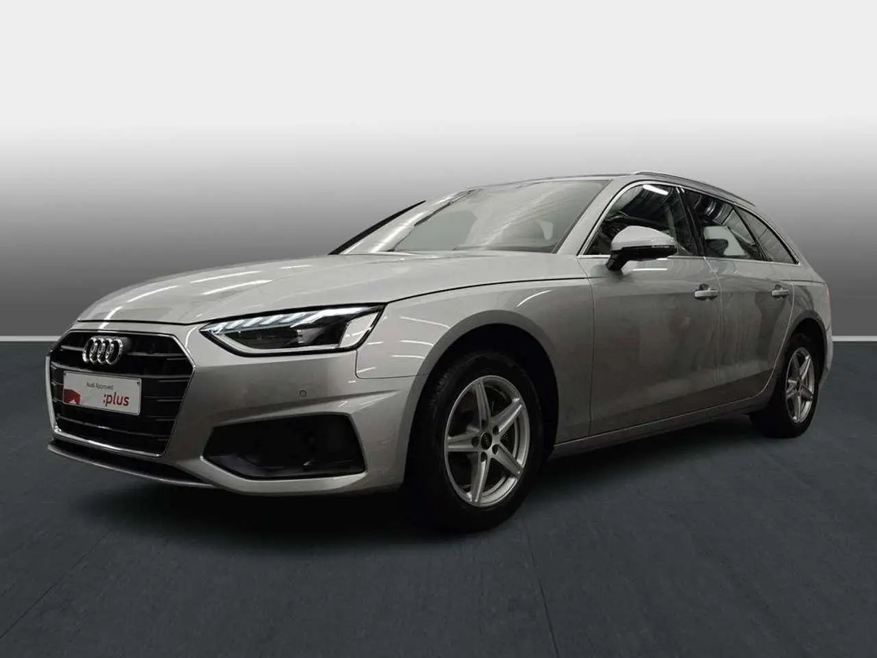 Photo 1 : Audi A4 2023 Petrol