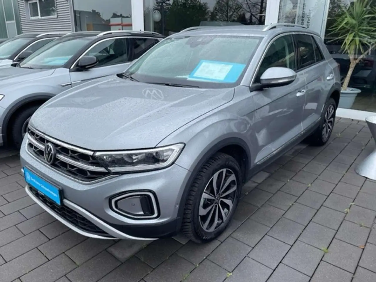 Photo 1 : Volkswagen T-roc 2023 Petrol