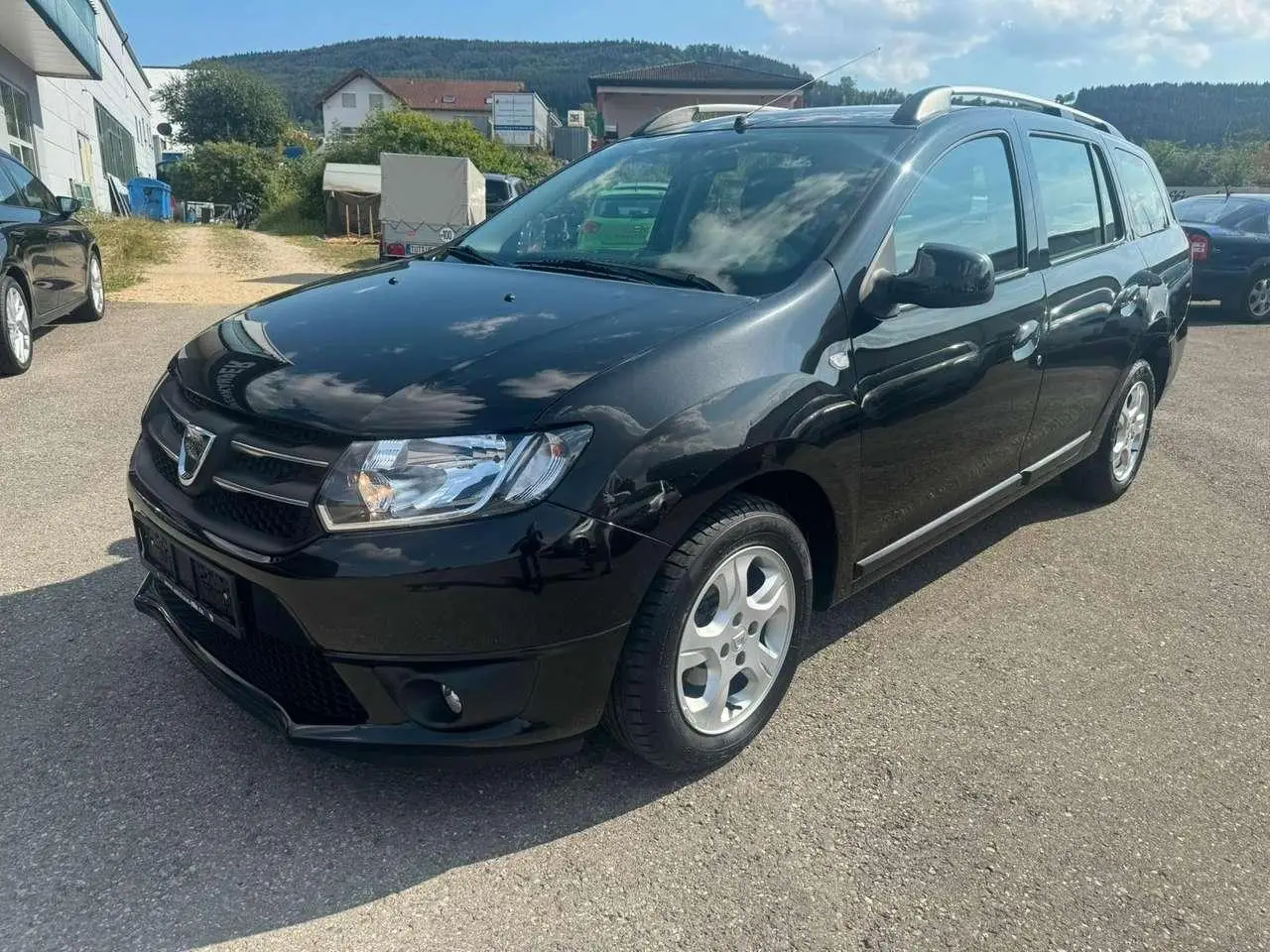 Photo 1 : Dacia Logan 2015 Petrol