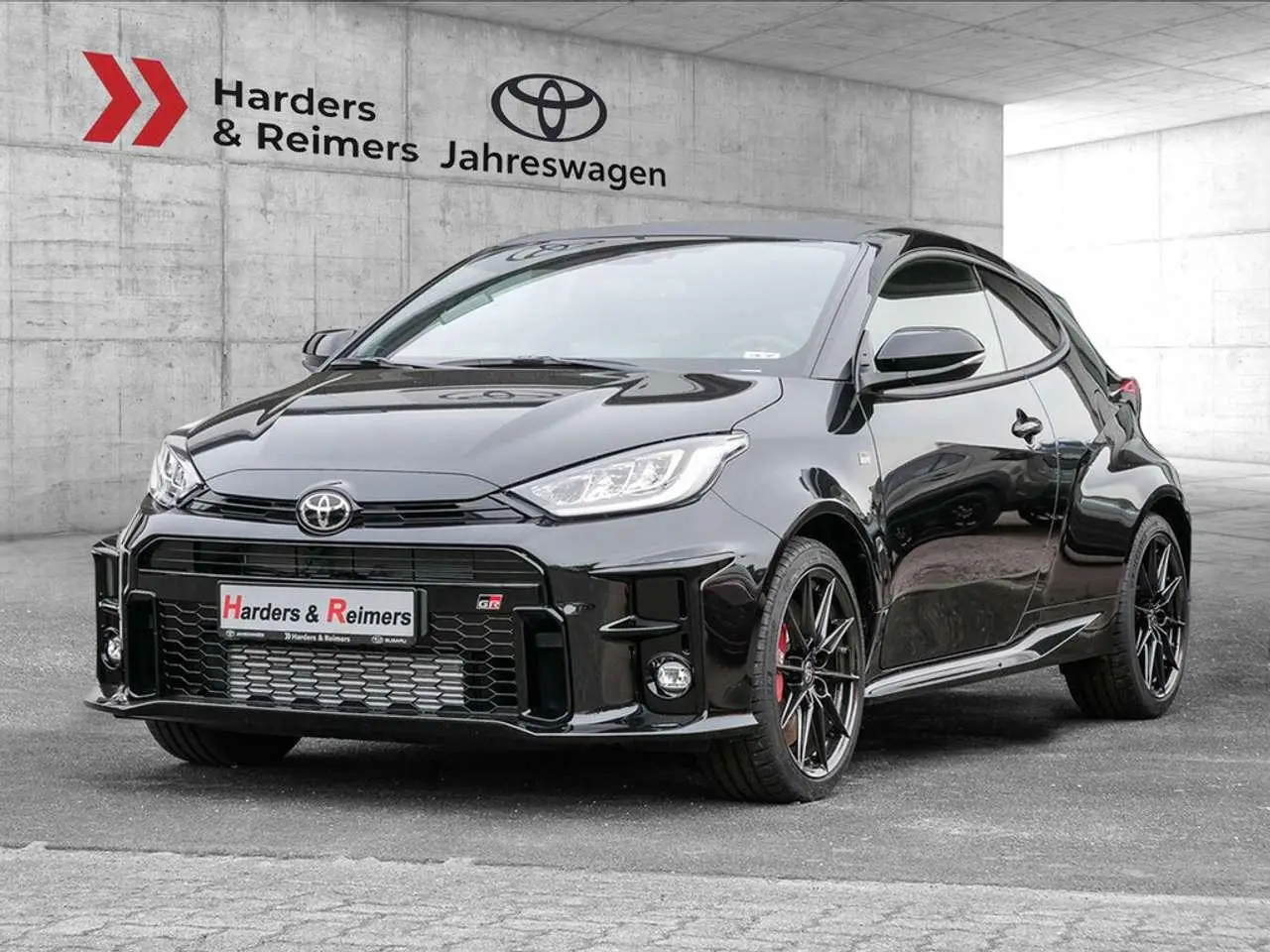 Photo 1 : Toyota Yaris 2024 Petrol