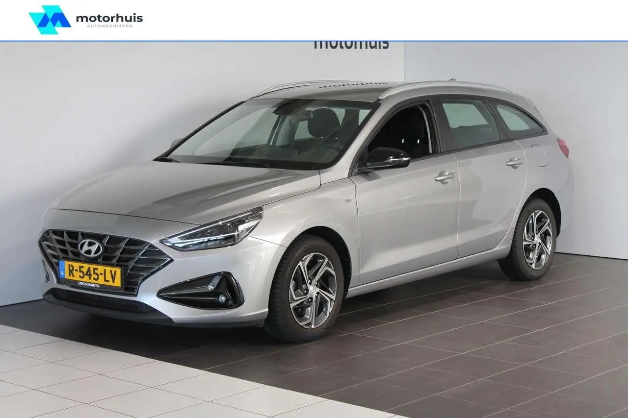 Photo 1 : Hyundai I30 2022 Hybrid