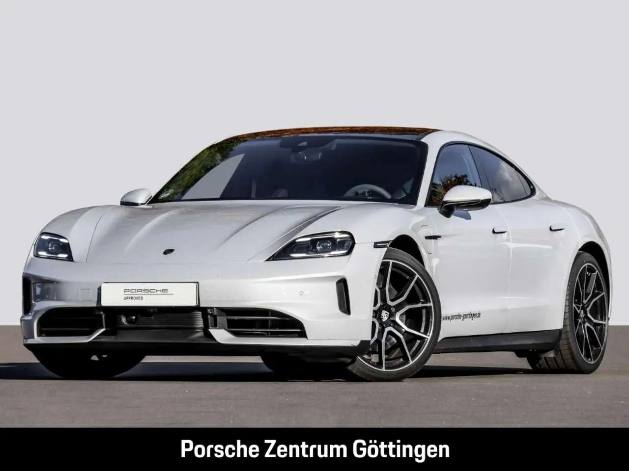 Photo 1 : Porsche Taycan 2024 Electric