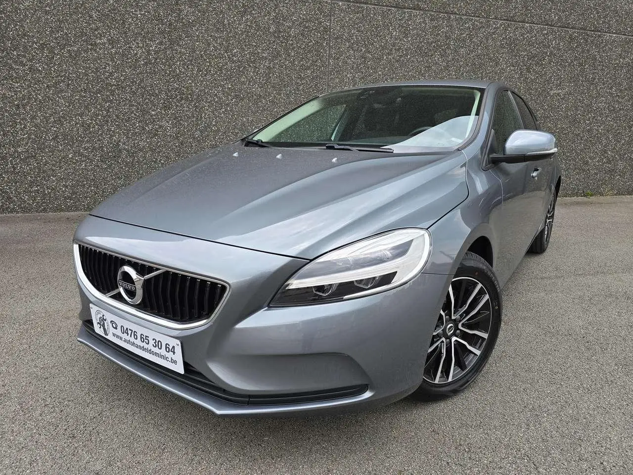 Photo 1 : Volvo V40 2019 Essence