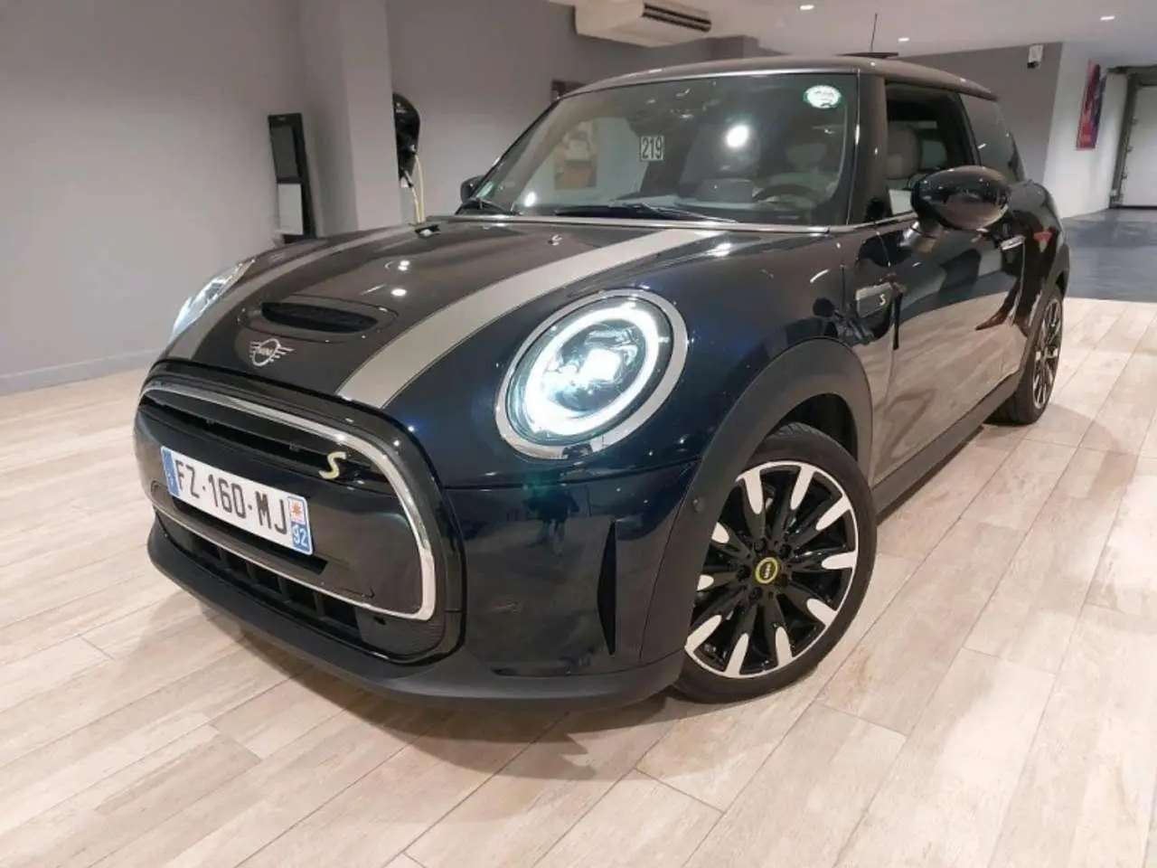 Photo 1 : Mini Cooper 2021 Électrique