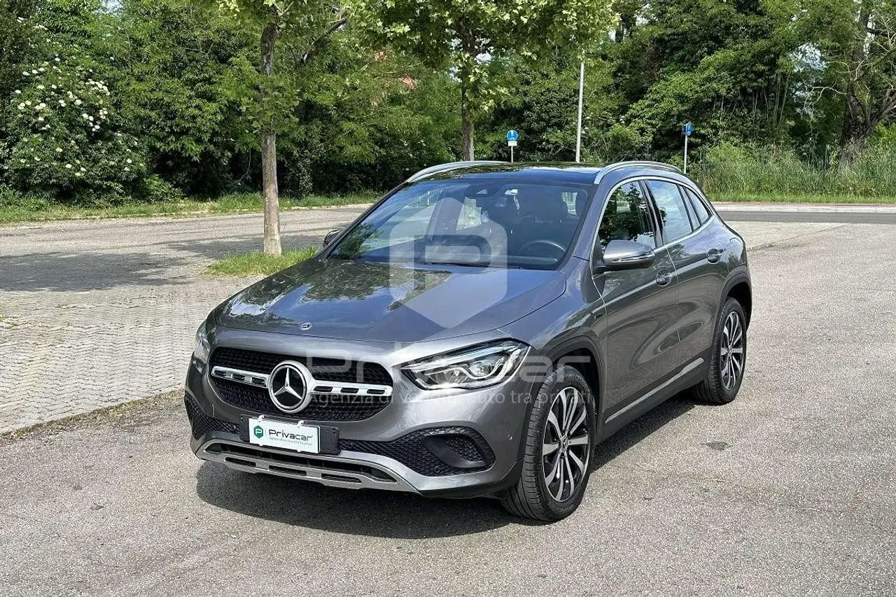 Photo 1 : Mercedes-benz Classe Gla 2021 Hybrid