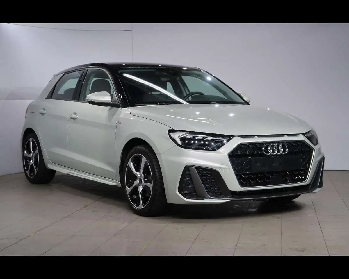 Photo 1 : Audi A1 2024 Petrol