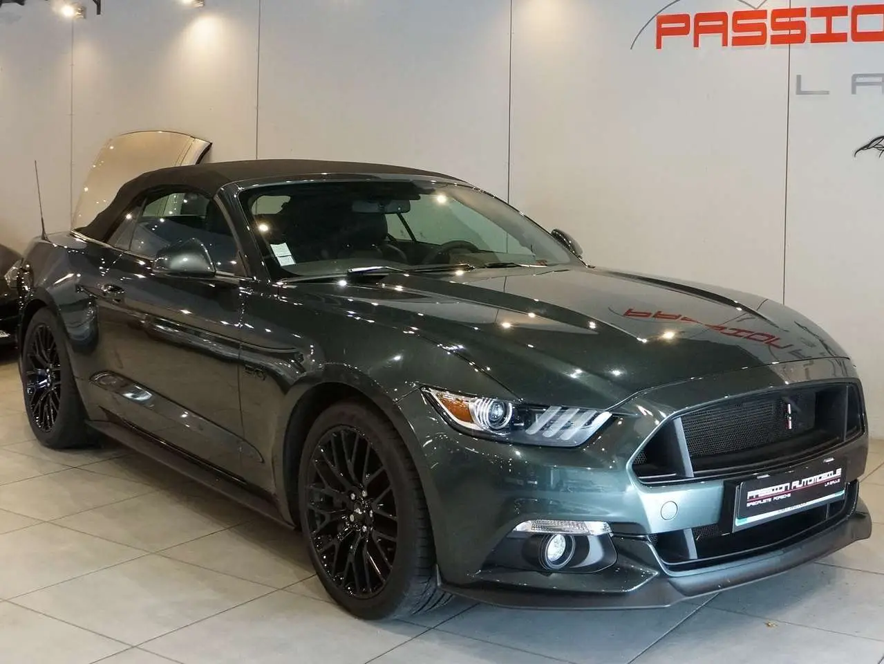 Photo 1 : Ford Mustang 2015 Petrol