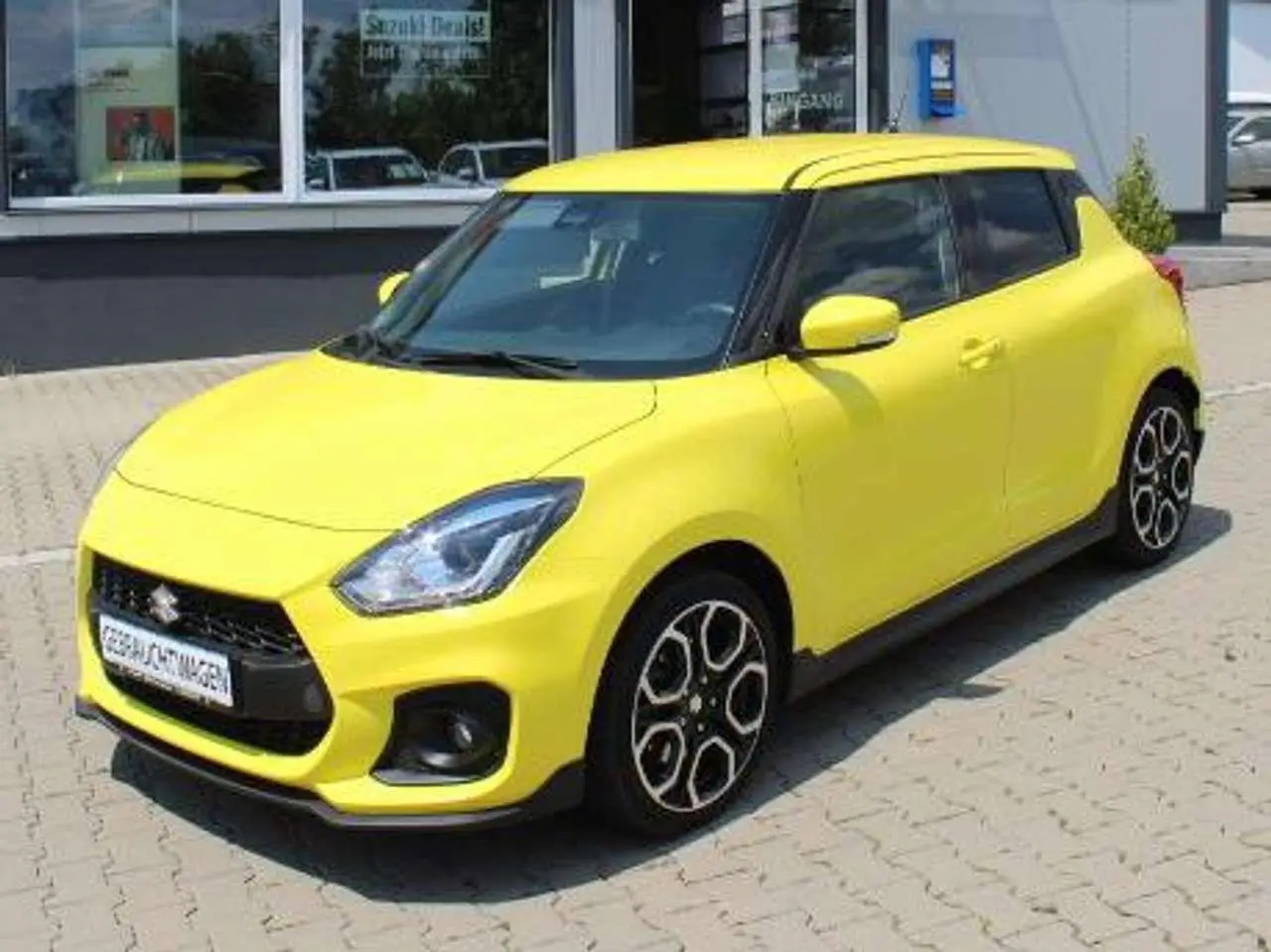 Photo 1 : Suzuki Swift 2020 Petrol