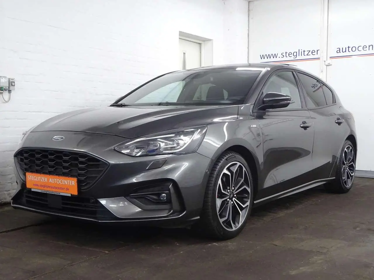 Photo 1 : Ford Focus 2019 Petrol