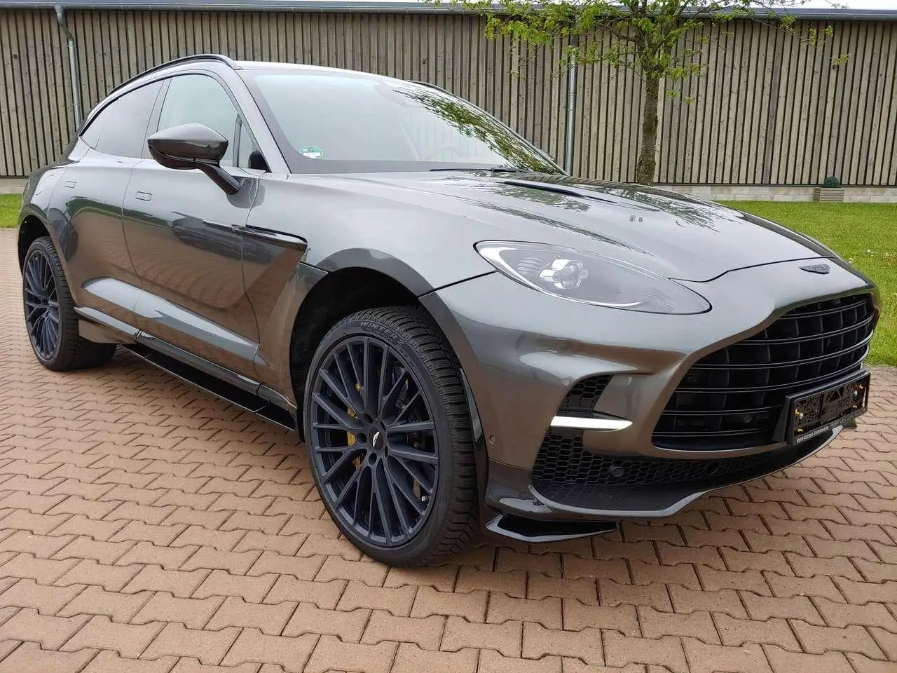 Photo 1 : Aston Martin Dbx 2023 Petrol