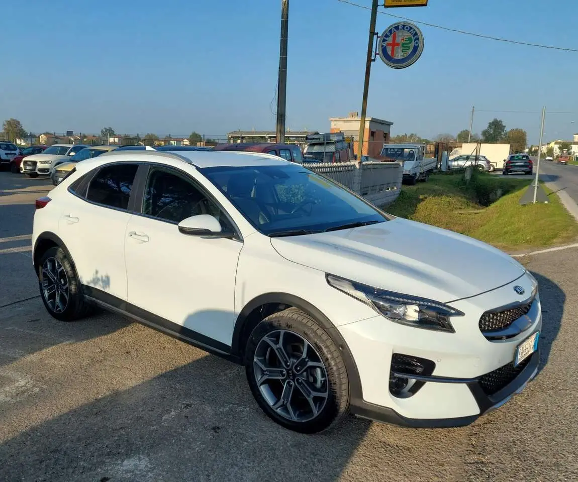 Photo 1 : Kia Xceed 2021 Hybride