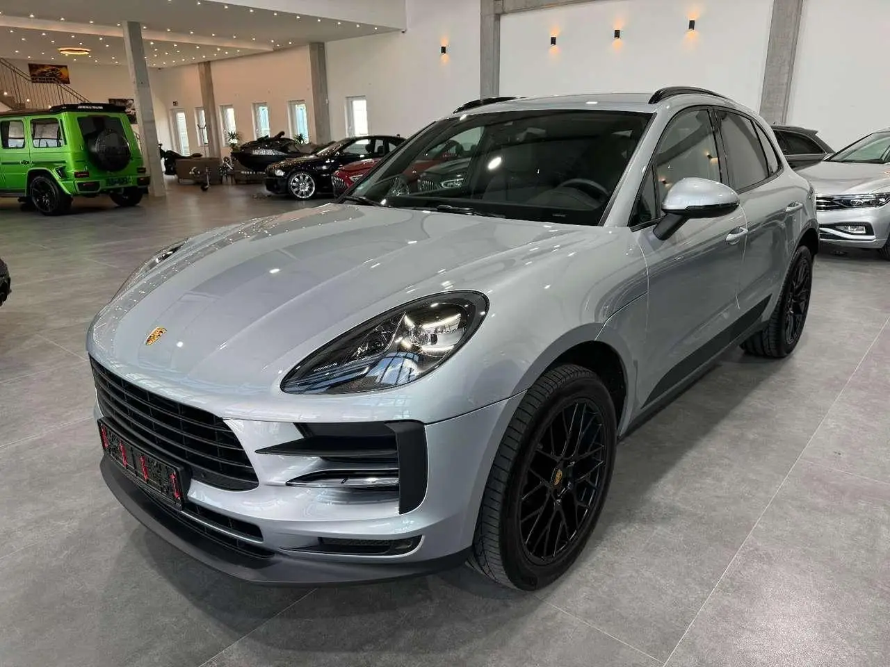 Photo 1 : Porsche Macan 2021 Essence