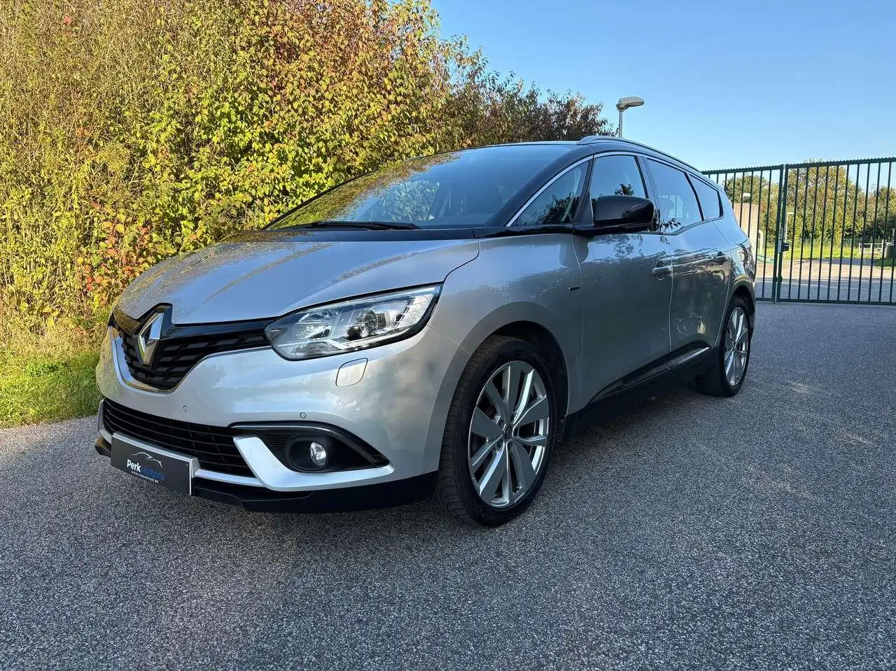 Photo 1 : Renault Grand Scenic 2021 Essence