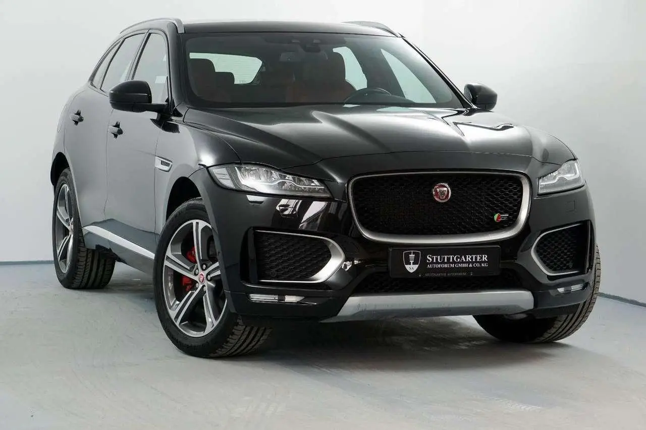 Photo 1 : Jaguar F-pace 2016 Essence