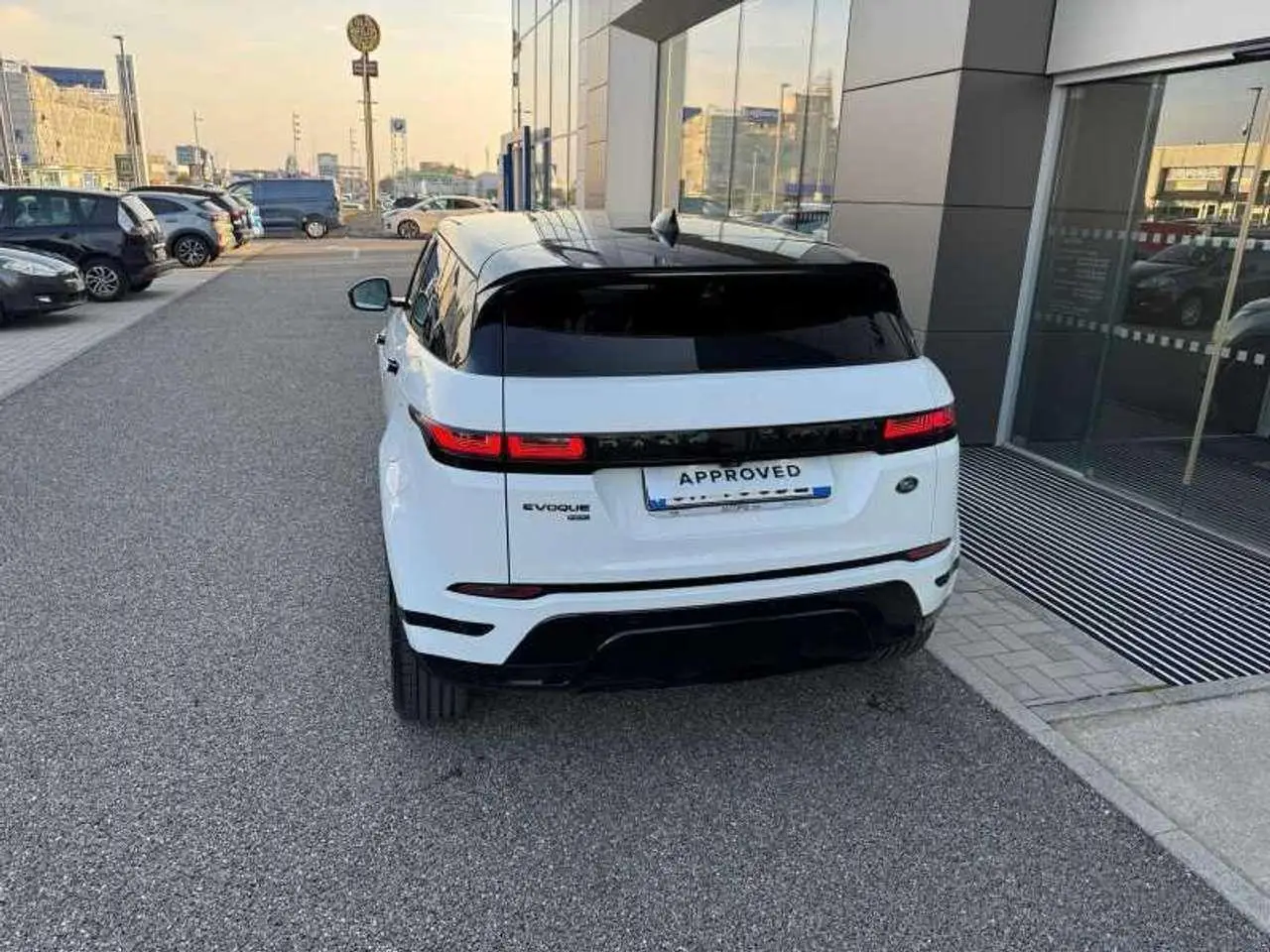 Photo 1 : Land Rover Range Rover Evoque 2021 Électrique