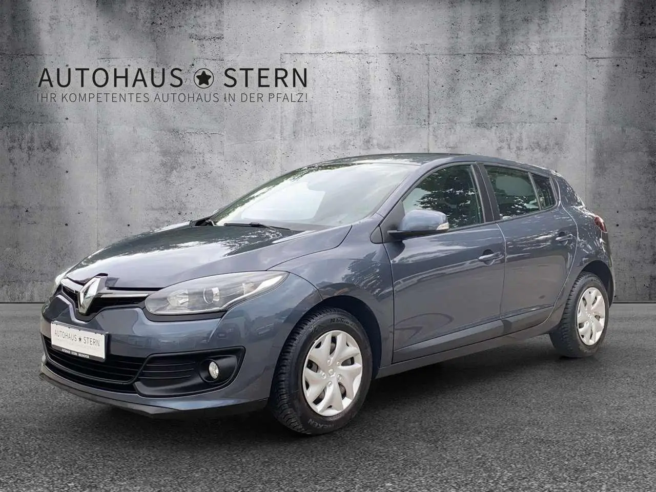 Photo 1 : Renault Megane 2015 Essence