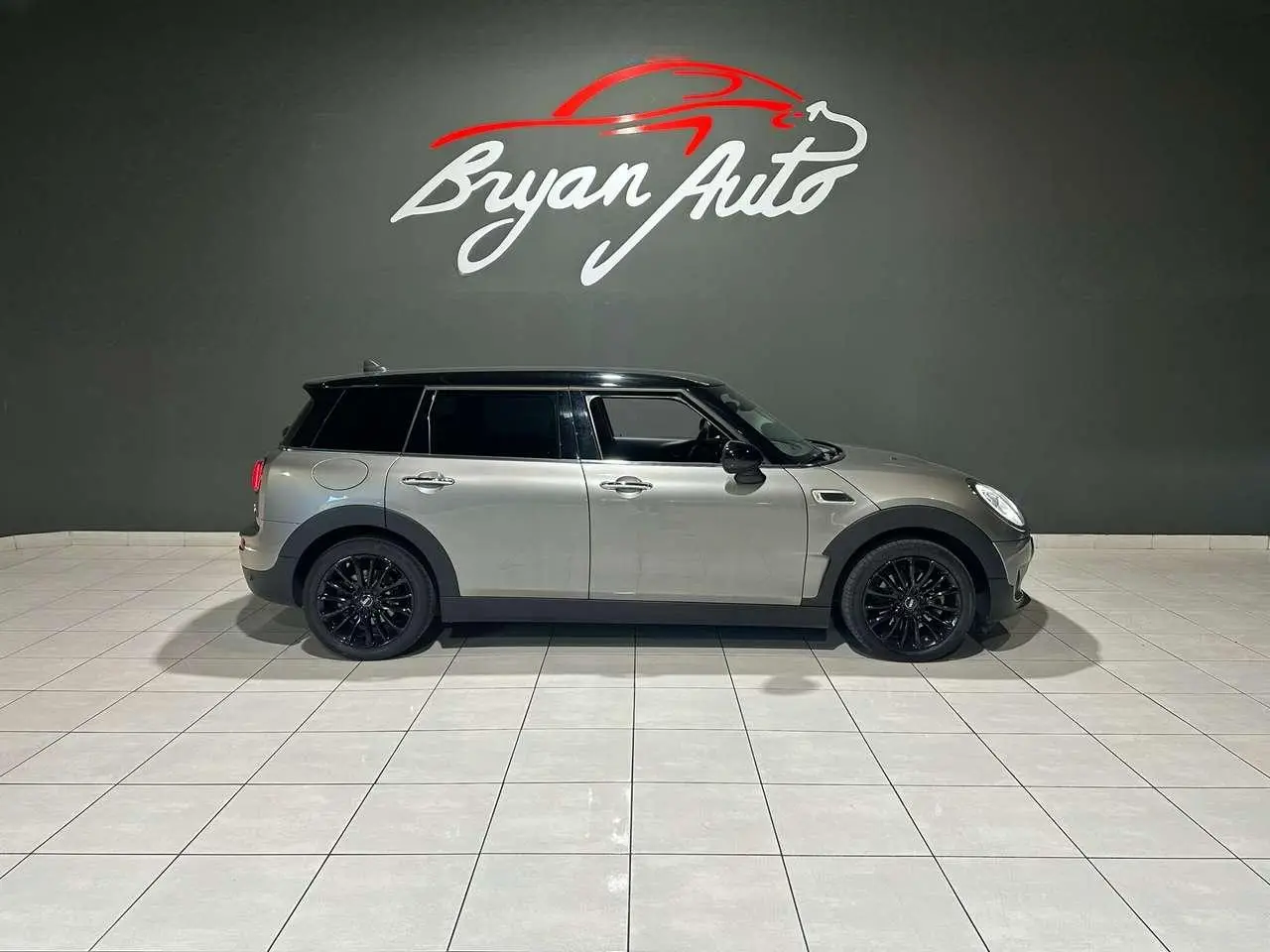 Photo 1 : Mini Cooper 2019 Diesel