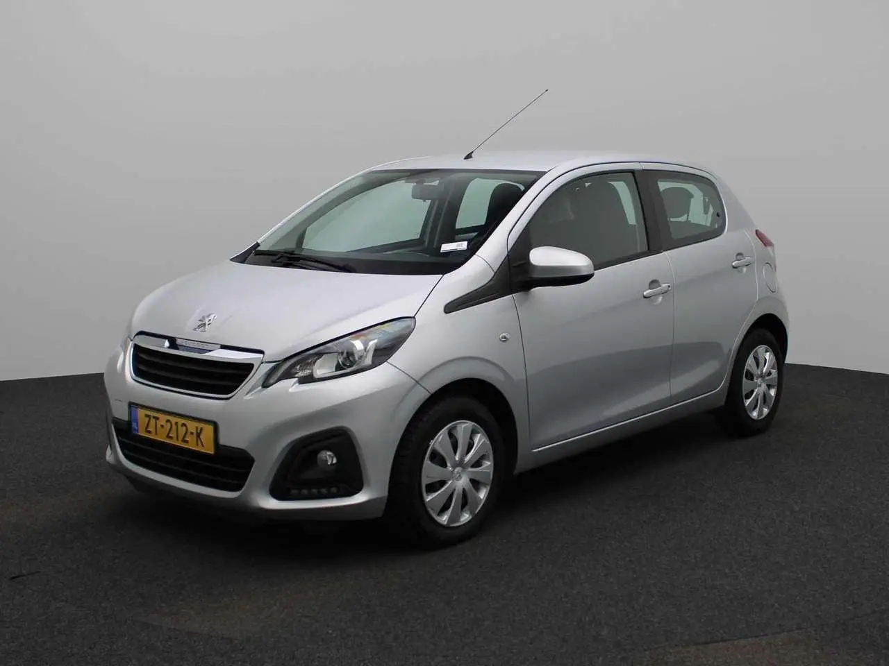 Photo 1 : Peugeot 108 2019 Essence