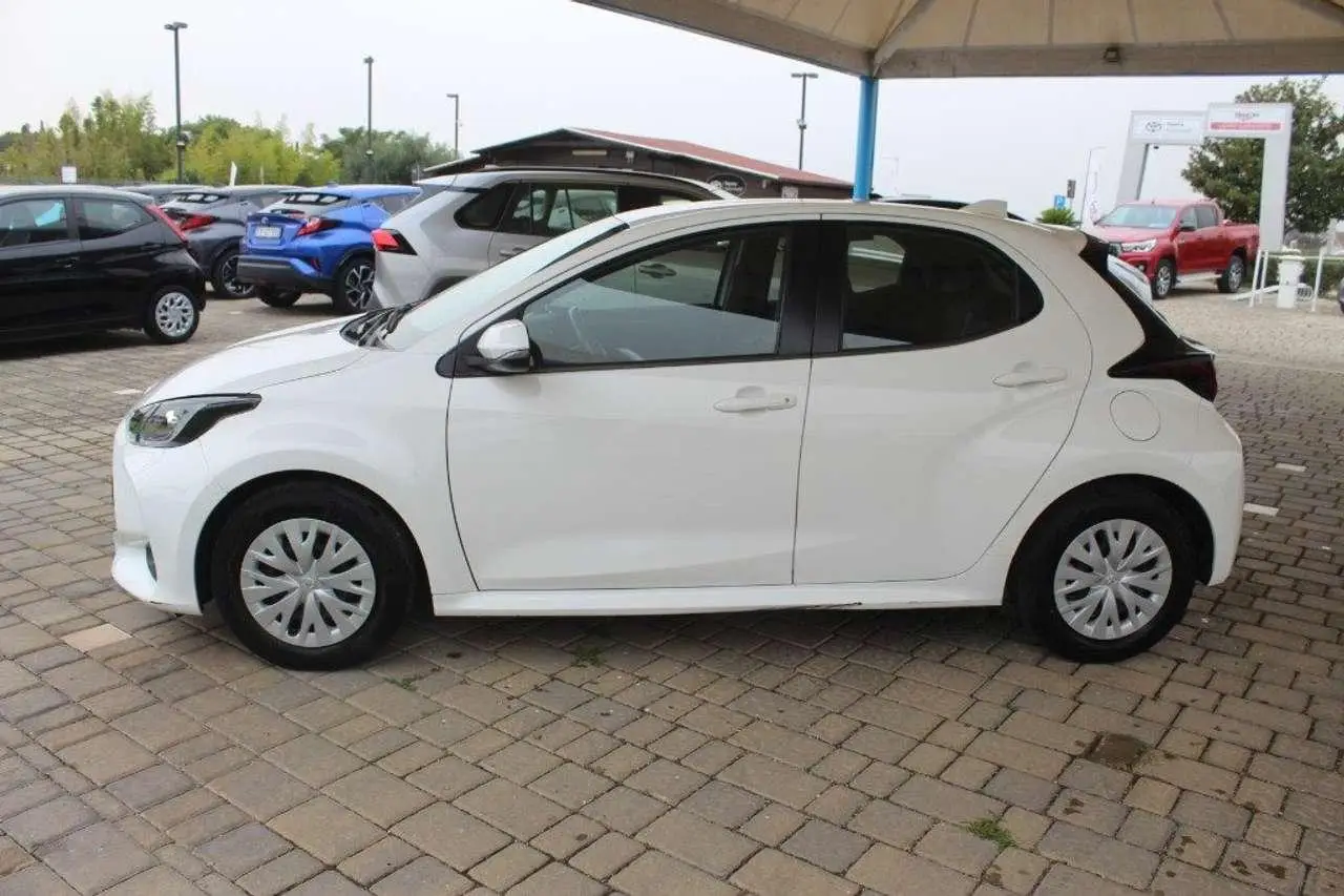 Photo 1 : Toyota Yaris 2020 Petrol