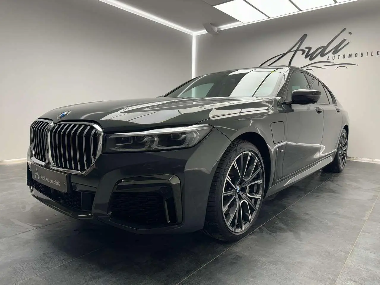 Photo 1 : Bmw Serie 7 2019 Hybrid