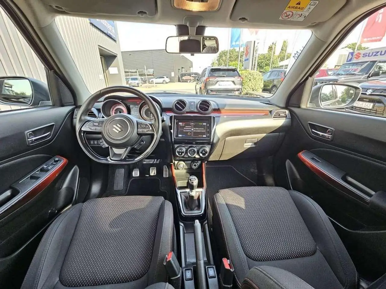 Photo 1 : Suzuki Swift 2019 Essence