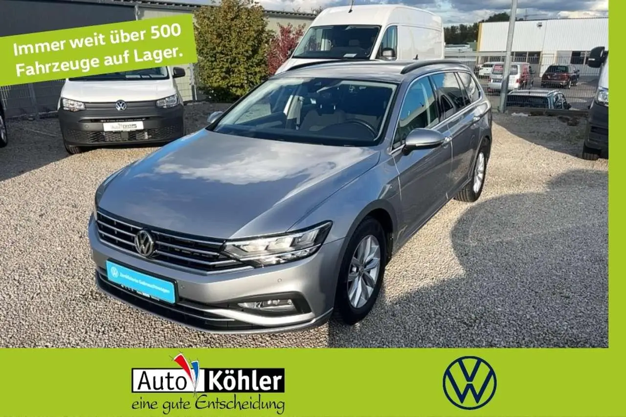 Photo 1 : Volkswagen Passat 2019 Essence