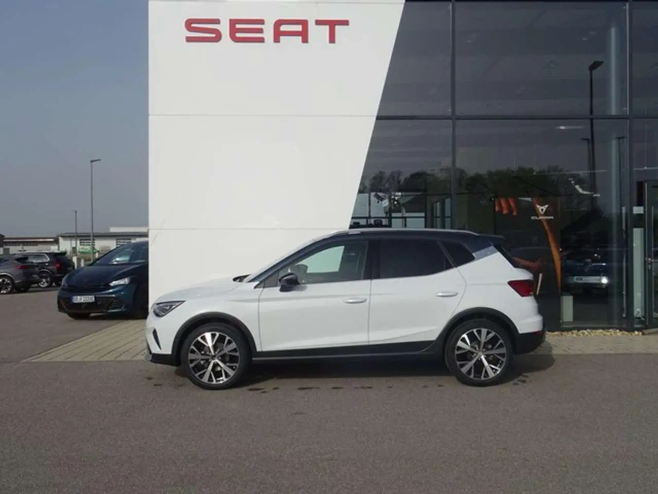 Photo 1 : Seat Arona 2024 Petrol