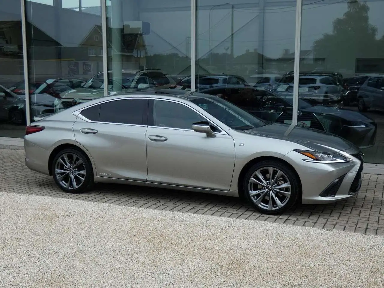 Photo 1 : Lexus Es 2021 Hybrid