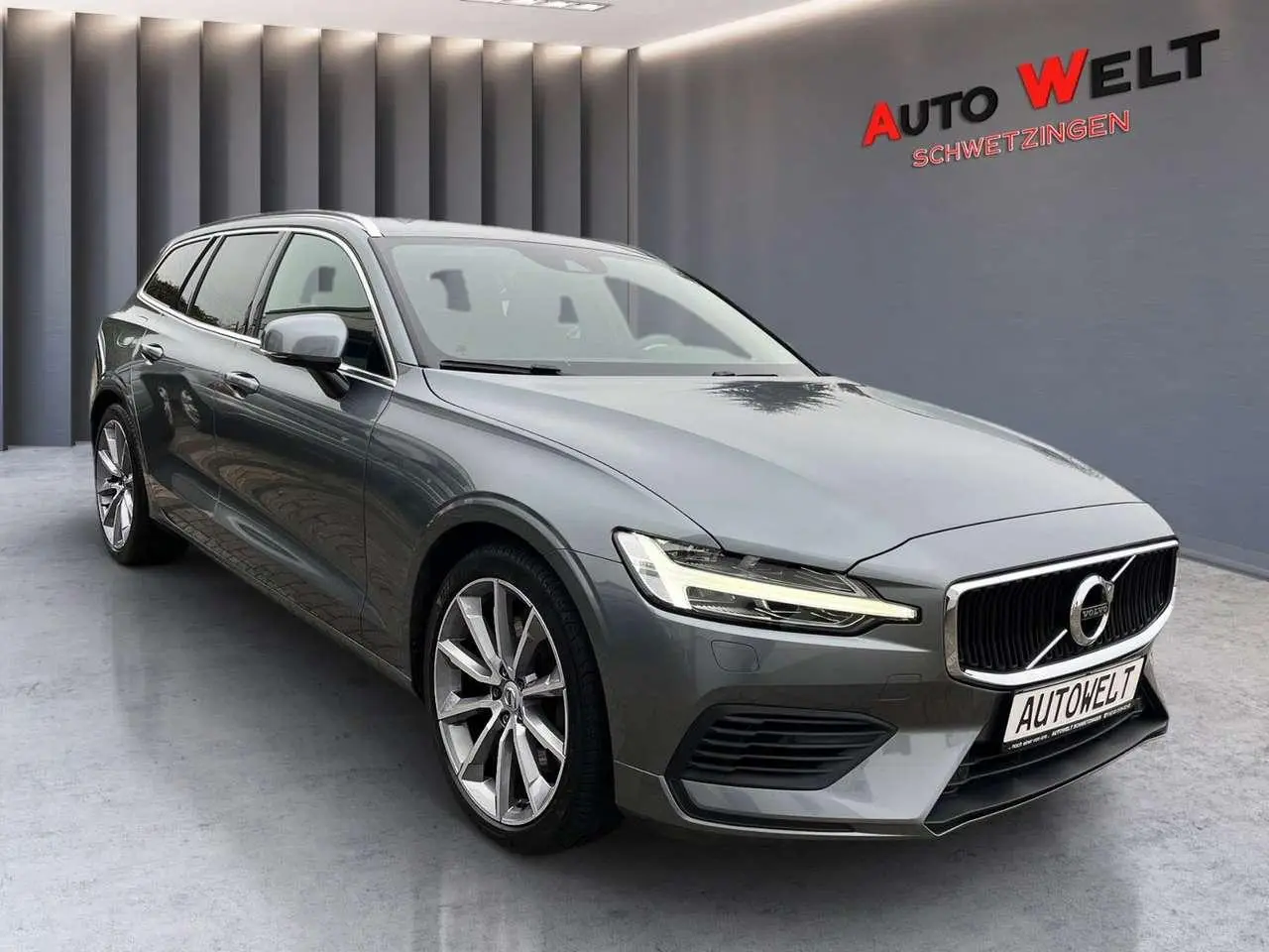 Photo 1 : Volvo V60 2020 Hybride